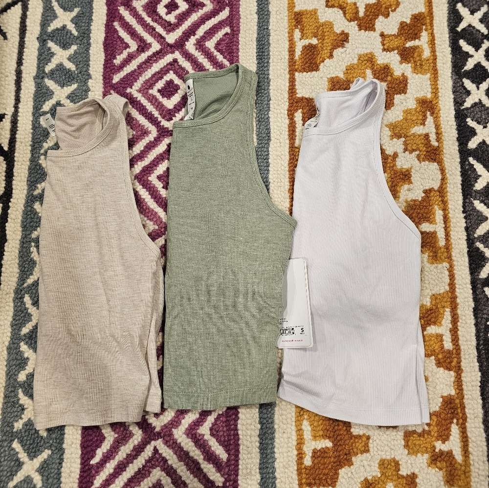 NWT- Set of 3 Yogalicious Heavenly Ribbed Stacy Cropped Tanks W/Inner Shelf Bra.